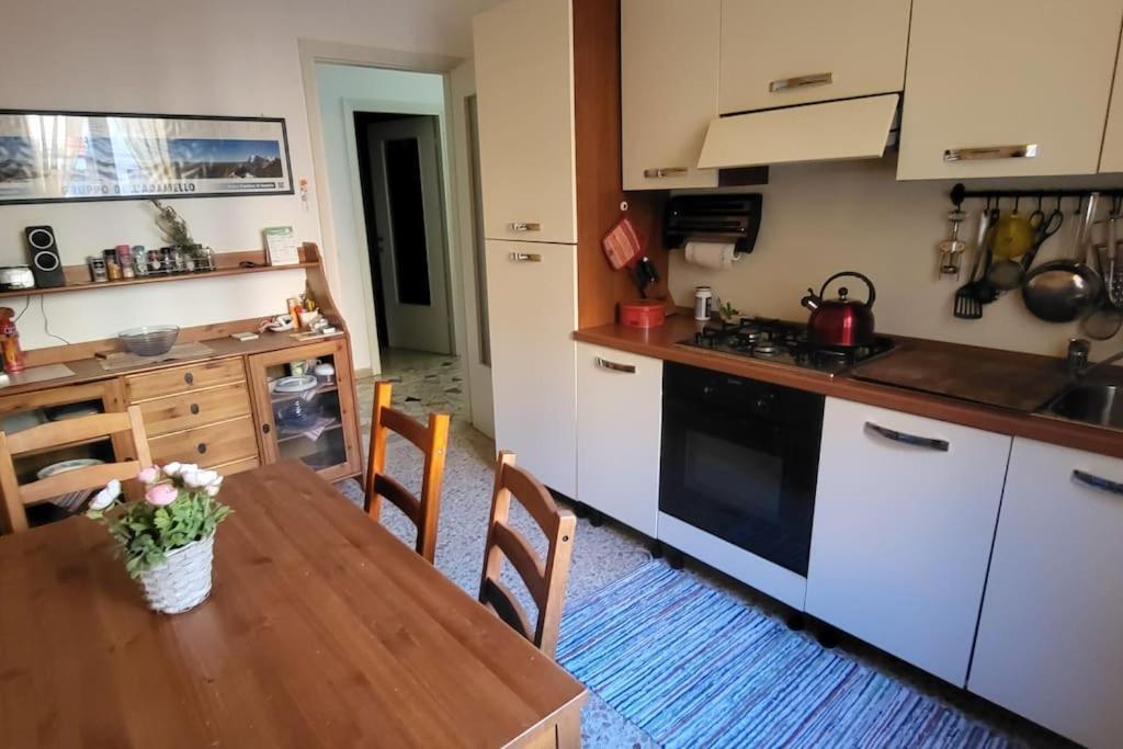 La Casa Di Lucia: Grande Appartamento Con Balcone Brescia Exteriér fotografie